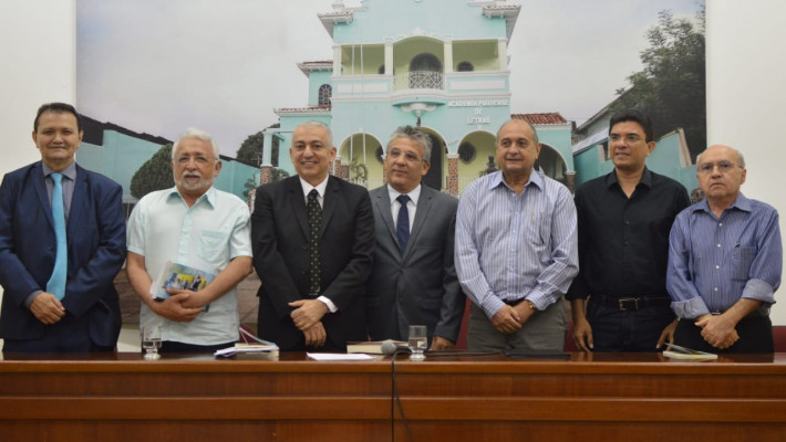 Sessão de Lançamento da obra na Academia Piauiense de Letras