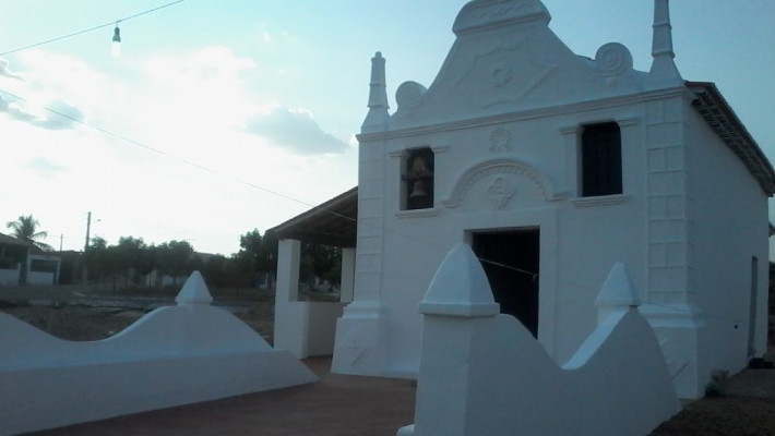 Igreja de Nossa Senhora da Conceicão em Itans, distrito do município de Itapiúna, Ceará, em registro do autor.