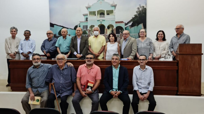 Membros da APL durante solenidade de lançamento de Mario Fautino Revisitado: Textos Críticos e Antologia Comentada, do professor e acadêmico Carlos Evandro Martins Eulálio