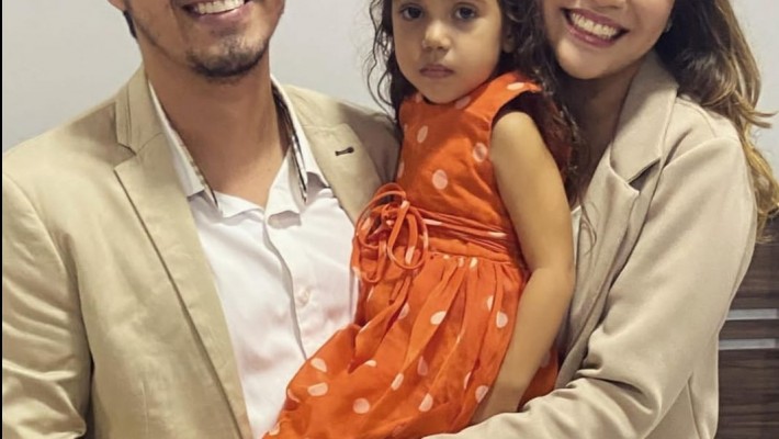 Mateus, sua filha e sua esposa Raíssa