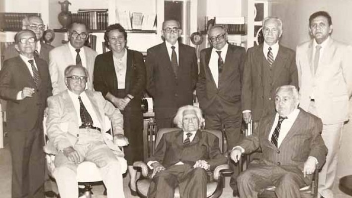 Cunha e Silva, sentado à direita, ao lado de Austragésilo de Athayde (então presidente da Academia Brasileira de Letras), e integrantes da Academia Piauiense de Letras