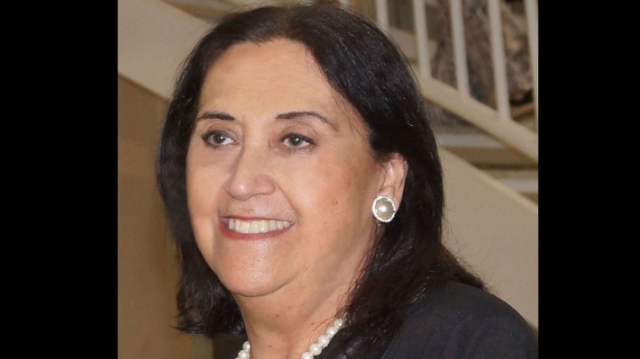 MINHAS MÃOS CARREGAM O SAL CRISTALINO DAS ONDAS DO MAR DO PIAUÍ - ENSAIO DE ANA MARIA BERNARDELLI