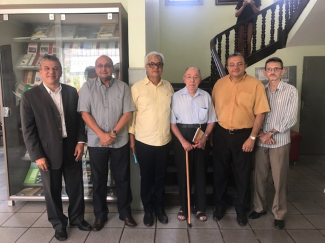 Eneas Barros vence concurso da APL