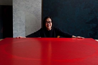 Tomie Ohtake com 97 anos expõe inéditas