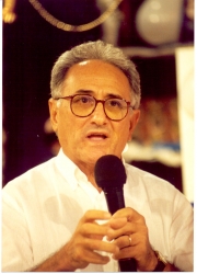 Magno Pires lança livro