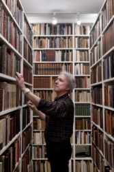 A bibliofilia e os sentidos fora do texto