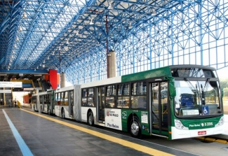 Projeto leva livros a terminais de ônibus