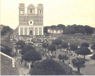 Em Teresina, o magistério e a literatura.