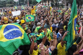 A Copa, a bola e o voto