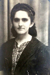 Nasceu a professora Iracema Miranda, em 22 de dezembro de 1915, no lugar Barra do Correia, da fazenda Santa Rosa, do antigo Município de Bom Jesus do Gurgueia