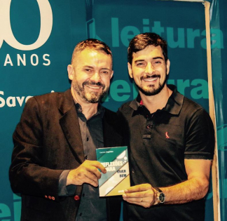 Evaristo Magalhães lança