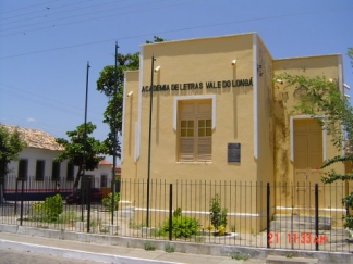 Presidente manda restaurar sede da ALVAL em Barras